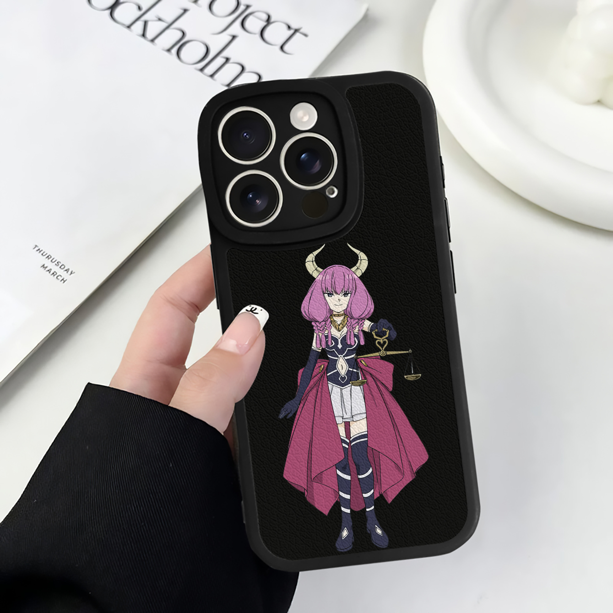 （画像用） 葬送のフリーレン Frieren 【iPhone 16シリーズ対応】シリコンスマホケース（レザー調） 材質：シリコン